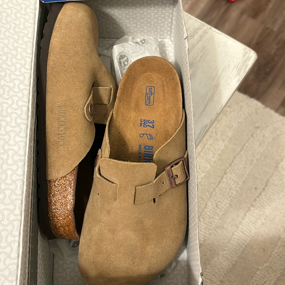 NWT Birkenstock Boston Suede Leather Taupe Clog (37) (US 6-6.5)